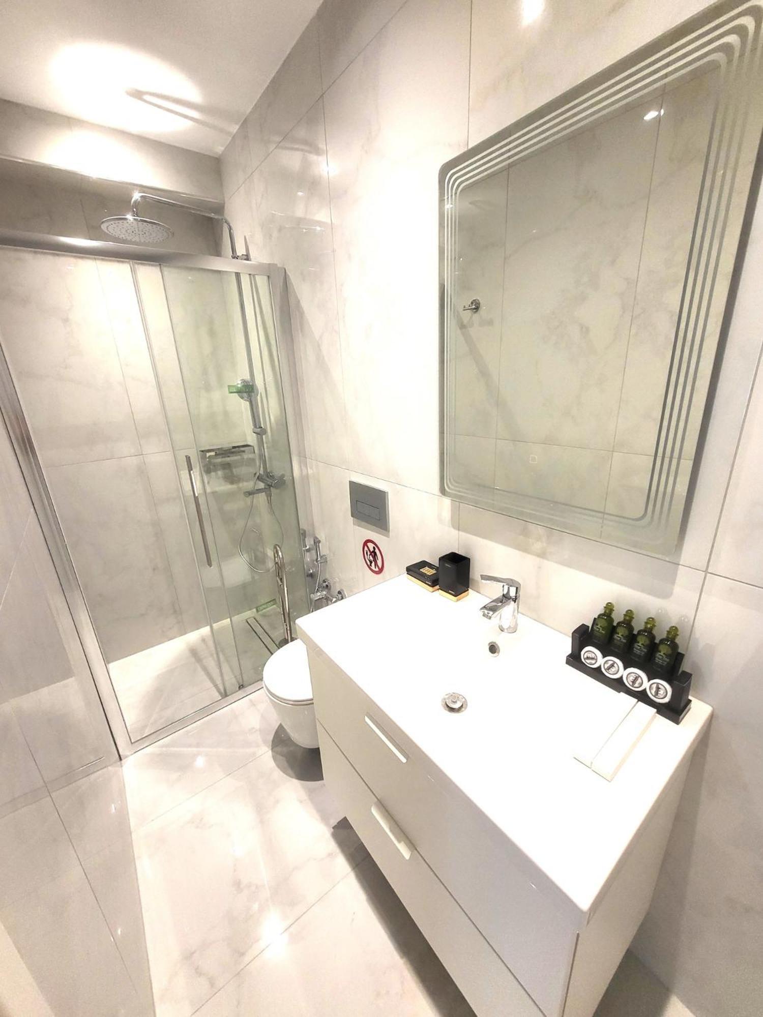 Fabilicious Suites - 2 Apartments- Romantic Jacuzzi & Spacious Family Comfort Athens Exterior photo